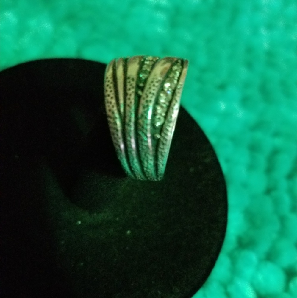 Ring - Picture 2 of 4
